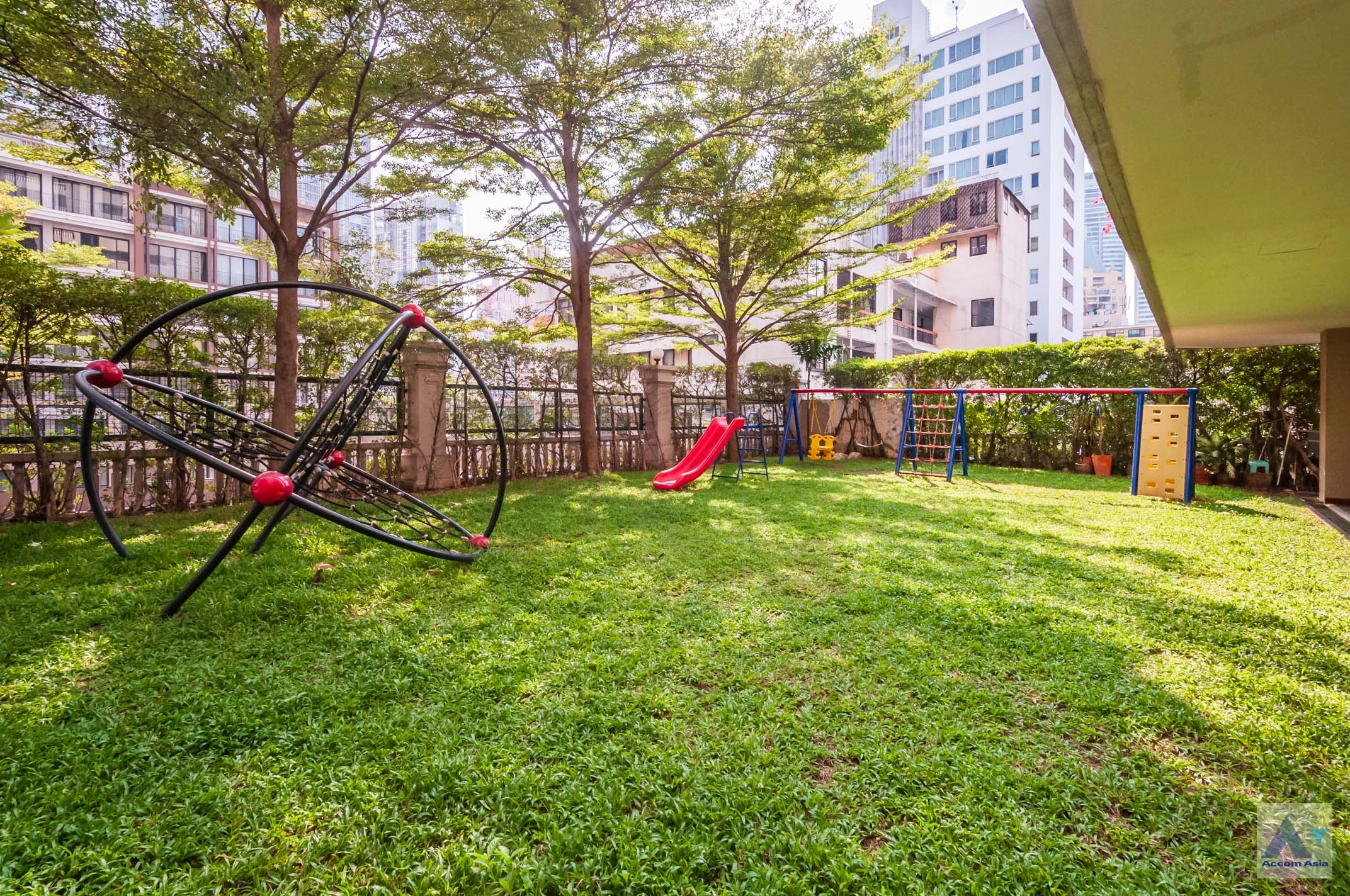  3 br Apartment For Rent in Sukhumvit ,Bangkok BTS Phrom Phong at Family Size Desirable AA33645