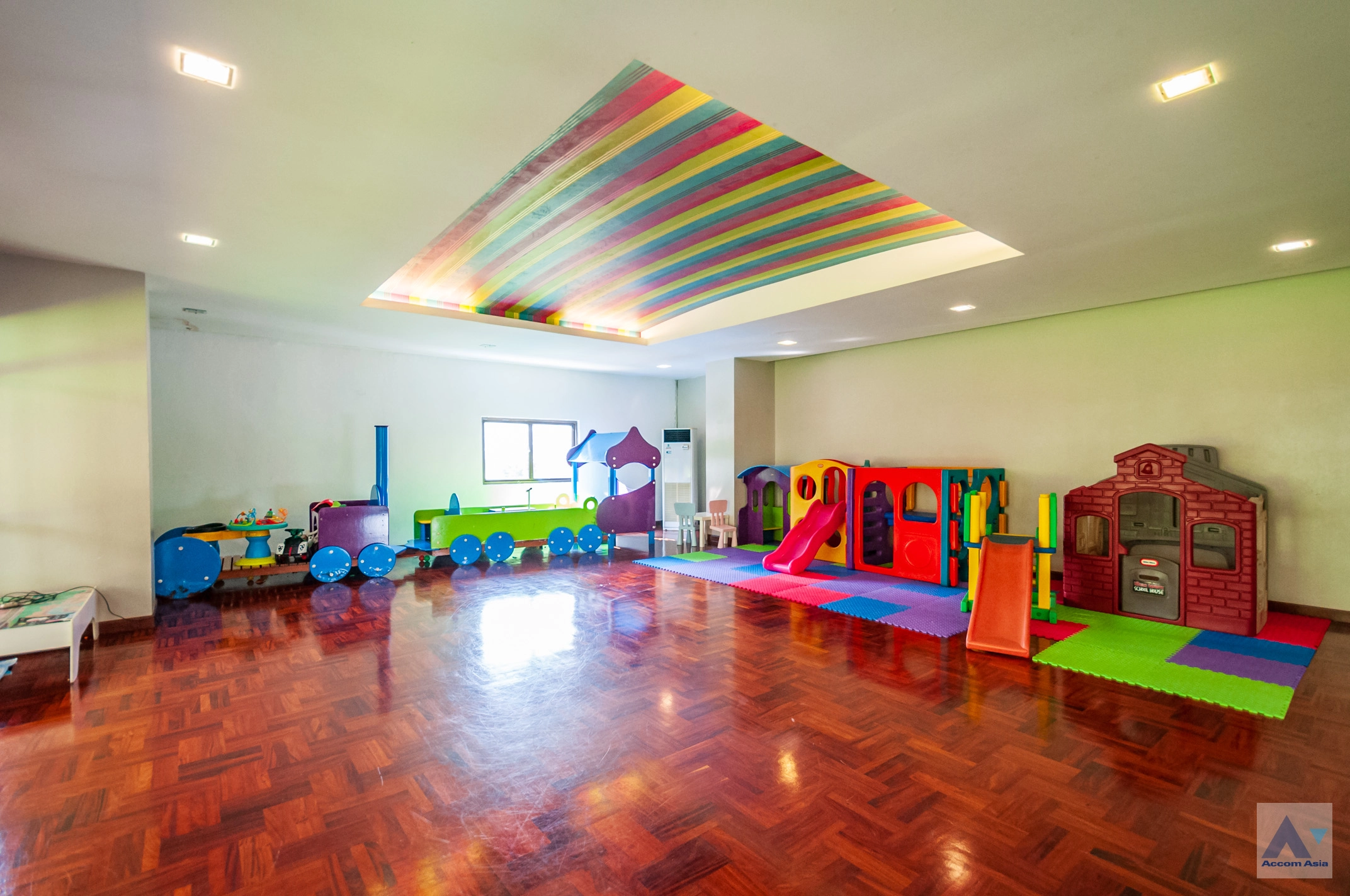 10 Family Size Residence Starting at 280 Sqm - Apartment - Sukhumvit - Bangkok / Accomasia