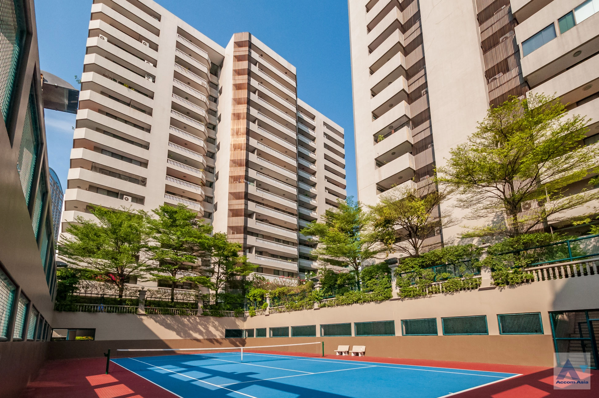 project 3 Bedrooms  Apartment For Rent in Sukhumvit, Bangkok  near BTS Phrom Phong (AA44430)