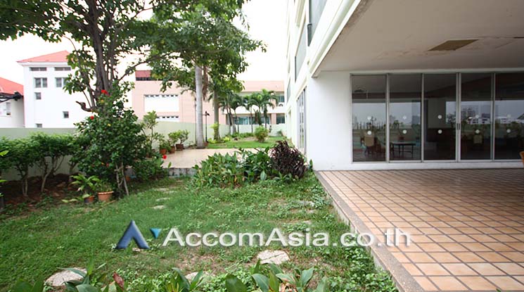  3 br Apartment For Rent in Sukhumvit ,Bangkok BTS Ekkamai at Ideal Place For Big Famlilies AA19648
