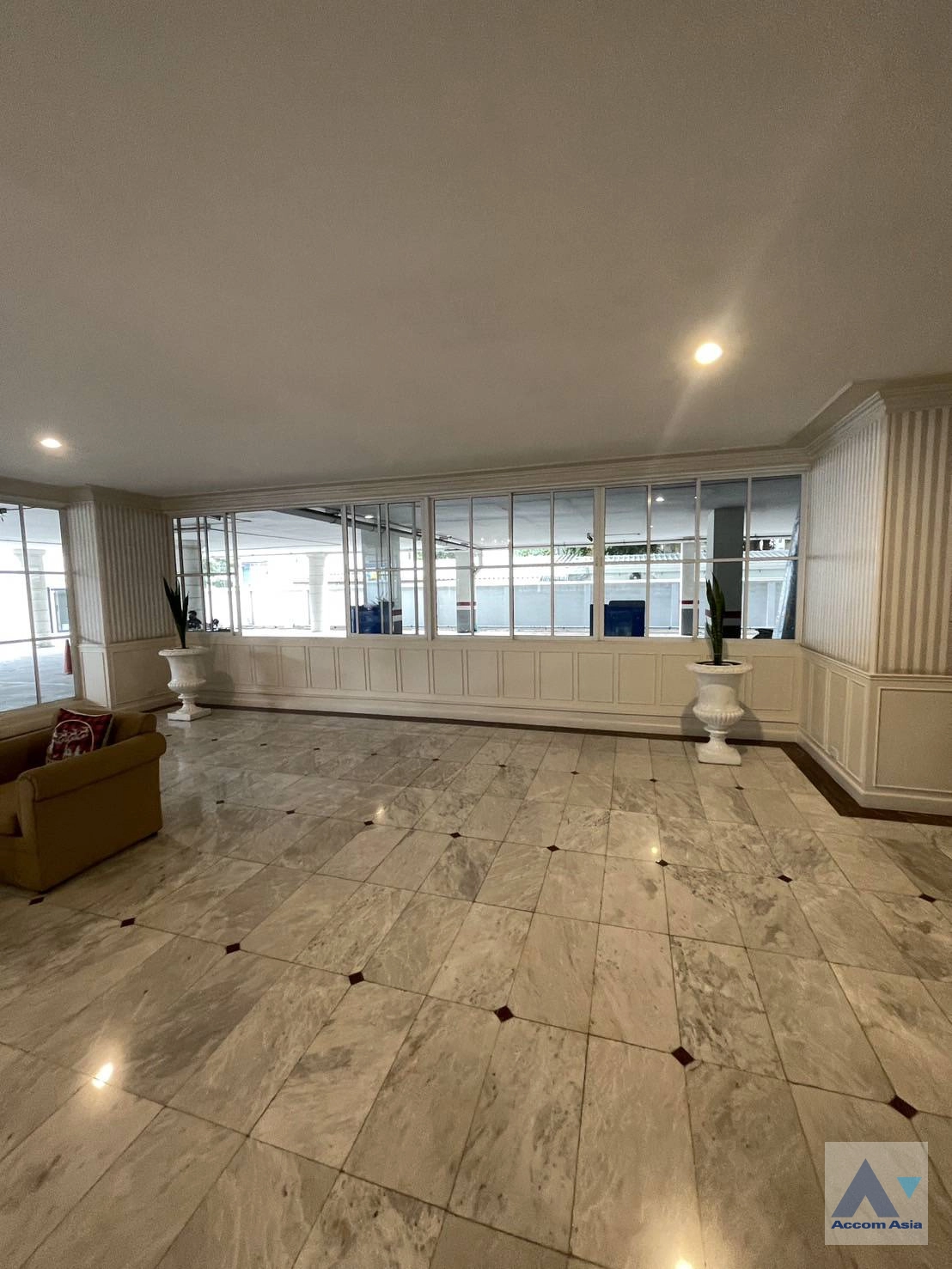  4 br Apartment for rent and sale in Sukhumvit ,Bangkok BTS Ekkamai at Ideal Place For Big Families AA14432