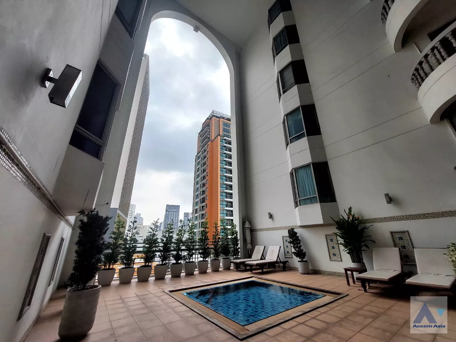  3 br Condominium for rent and sale in Sukhumvit ,Bangkok BTS Phrom Phong at Royal Castle AA29527