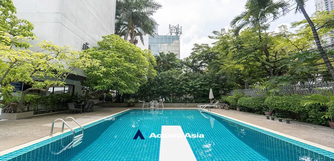  3 br Apartment For Rent in Sukhumvit ,Bangkok BTS Phrom Phong at The comfortable low rise residence AA14398
