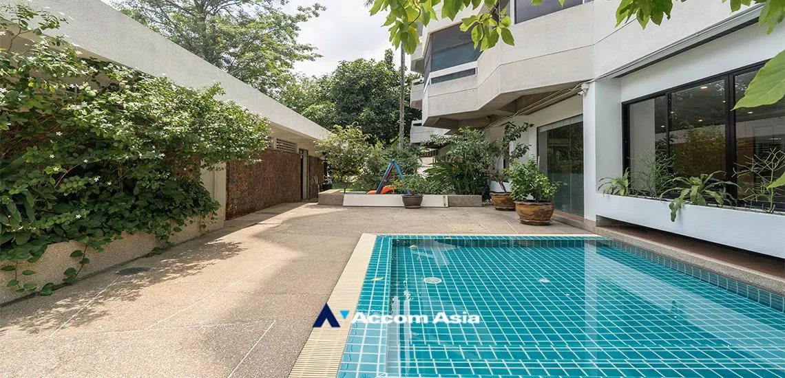  3 br Apartment For Rent in Sukhumvit ,Bangkok BTS Phrom Phong at The comfortable low rise residence AA14398