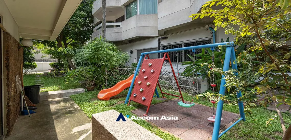  3 br Apartment For Rent in Sukhumvit ,Bangkok BTS Phrom Phong at The comfortable low rise residence AA28367