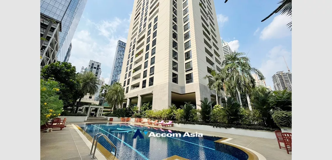  2 br Condominium For Sale in Ploenchit ,Bangkok BTS Chitlom at Somkid Gardens AA40346