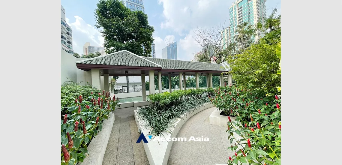  4 br Condominium For Rent in Ploenchit ,Bangkok BTS Chitlom at Somkid Gardens AA29537