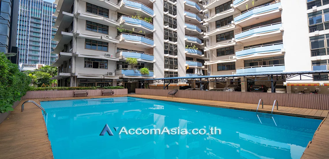  3 br Apartment For Rent in Sukhumvit ,Bangkok BTS Nana at Low rise and Peaceful AA23106