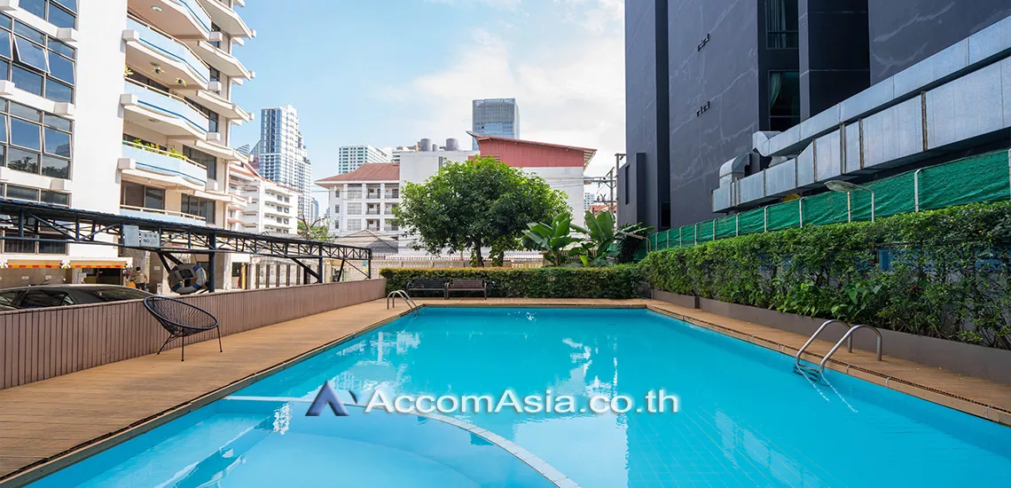  3 br Apartment For Rent in Sukhumvit ,Bangkok BTS Nana at Low rise and Peaceful 13001861