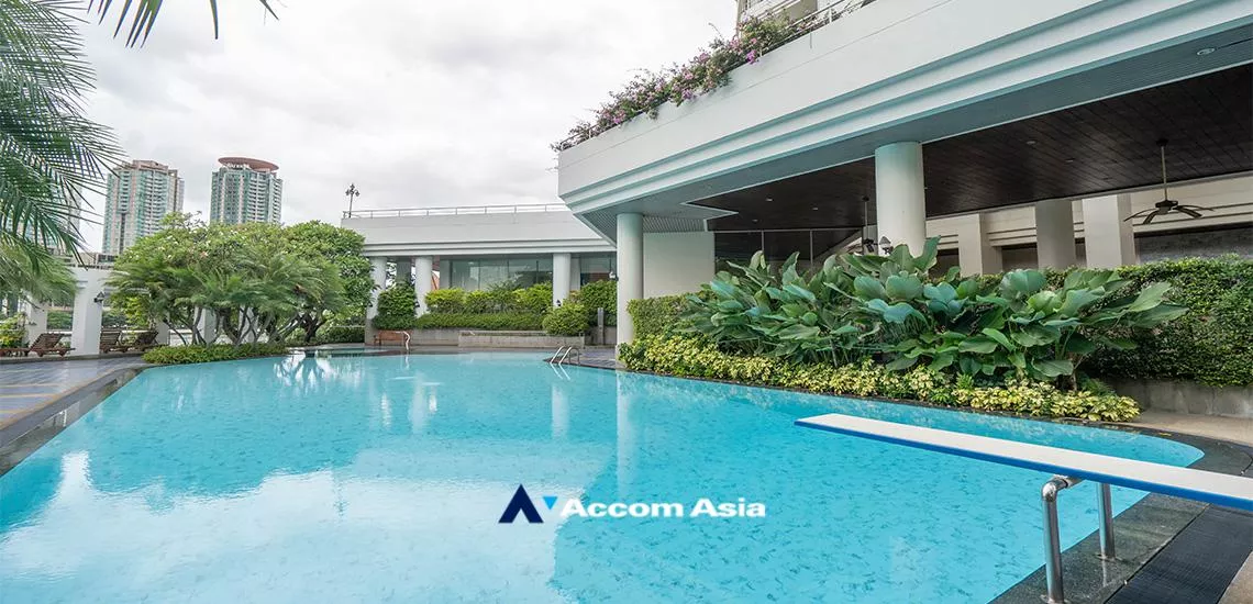  4 br Condominium For Rent in Charoennakorn ,Bangkok BTS Krung Thon Buri at Saichol Mansion AA33852