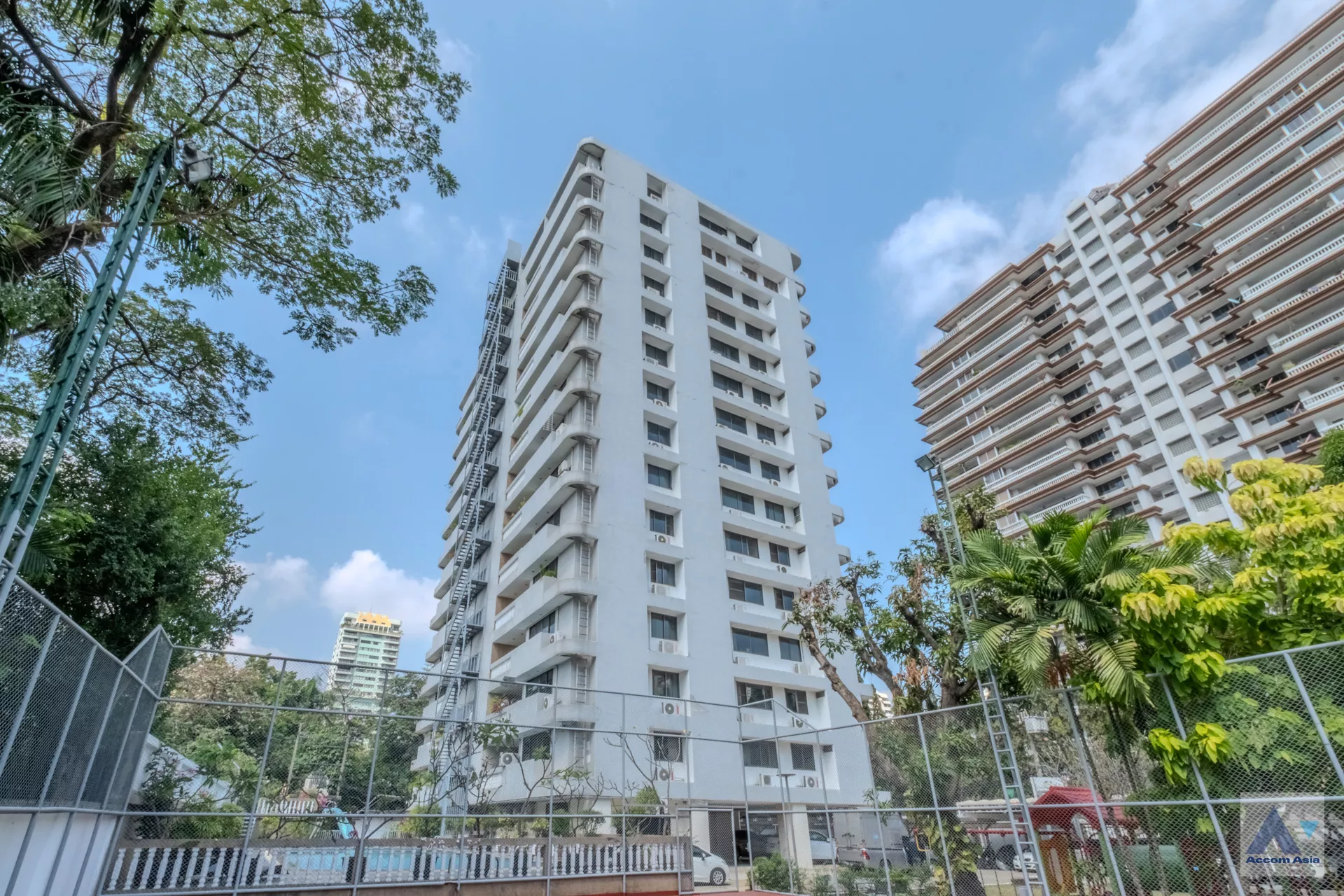  3 br Apartment For Rent in Sukhumvit ,Bangkok BTS Asok - MRT Sukhumvit at Family Apartment with Lake View 1416080