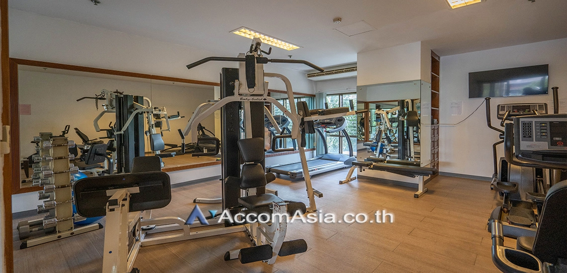 4 br Apartment for rent and sale in Sathorn ,Bangkok BRT Thanon Chan at Spacious Residence Situated on Chan Road 1001103