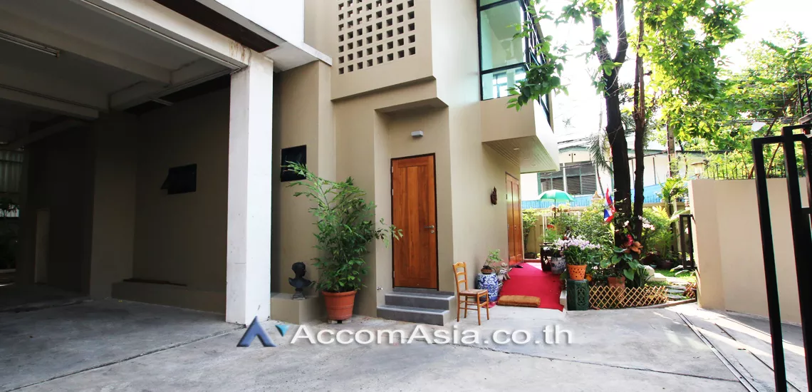  3 br Apartment For Rent in Sukhumvit ,Bangkok BTS Phrom Phong at Homely Atmosphere And Privacy 2017401