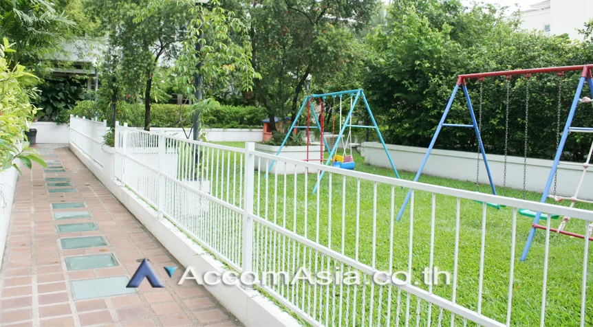  4 br Townhouse For Sale in Sukhumvit ,Bangkok MRT Khlong Toei at Natural Place AA32620