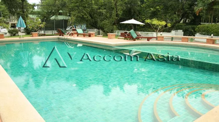  1 Exclusive compound - nice pool - House - Sukhumvit - Bangkok / Accomasia