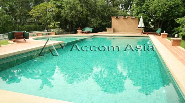  2 Exclusive compound - nice pool - House - Sukhumvit - Bangkok / Accomasia