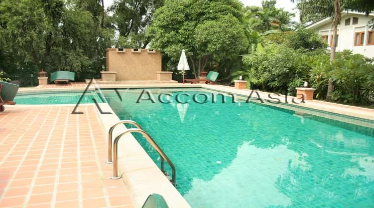  3 Exclusive compound - nice pool - House - Sukhumvit - Bangkok / Accomasia