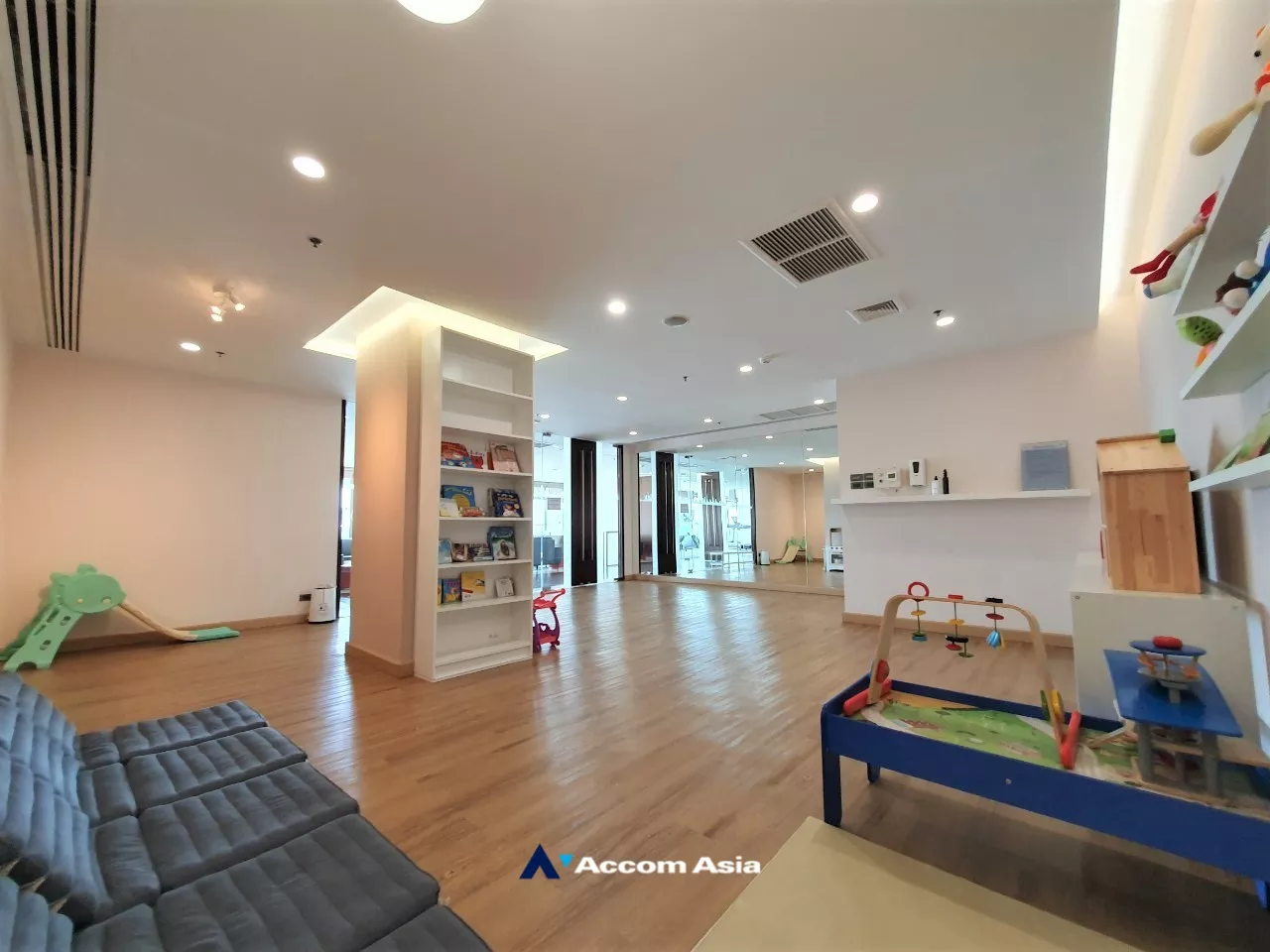  3 br Condominium For Sale in Sukhumvit ,Bangkok BTS Asok - MRT Sukhumvit at The Lakes 25136