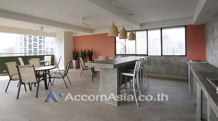  3 br Condominium for rent and sale in Sukhumvit ,Bangkok BTS Nana at Lake Green AA23369