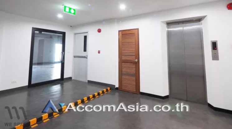  Office Space For Rent in Sukhumvit ,Bangkok BTS Thong Lo at 111 We space AA39859
