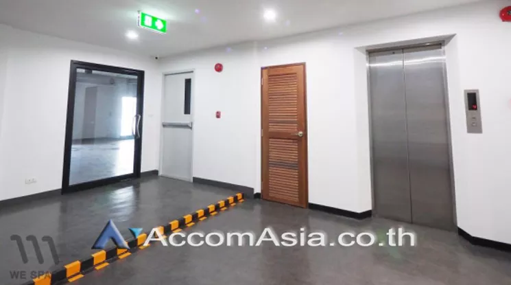  Office Space For Rent in Sukhumvit ,Bangkok BTS Thong Lo at 111 We space AA23709