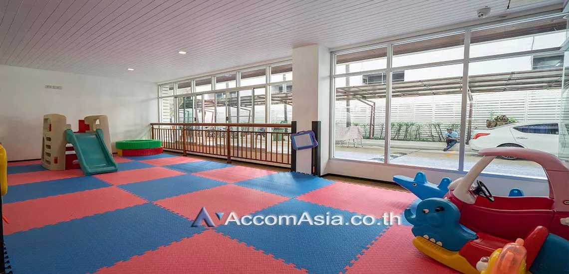  4 br Apartment For Rent in Silom ,Bangkok BTS Surasak at High-end Low Rise  AA35268