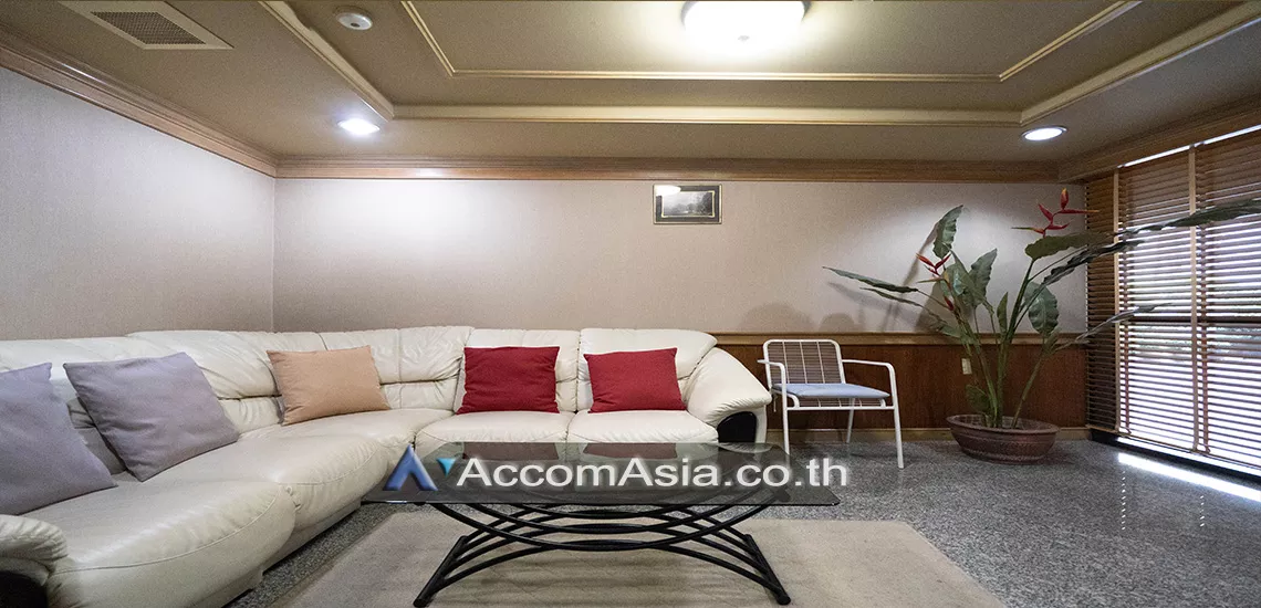  1 br Condominium For Rent in Silom ,Bangkok BTS Chong Nonsi at Pearl Garden AA30261