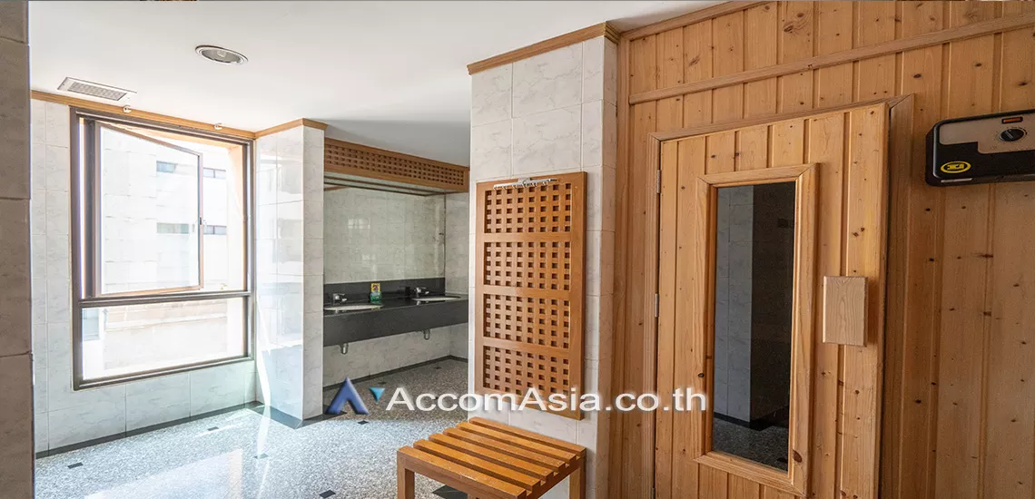  3 br Condominium For Rent in Ploenchit ,Bangkok BTS Chitlom at Baan Na Varang 1510405