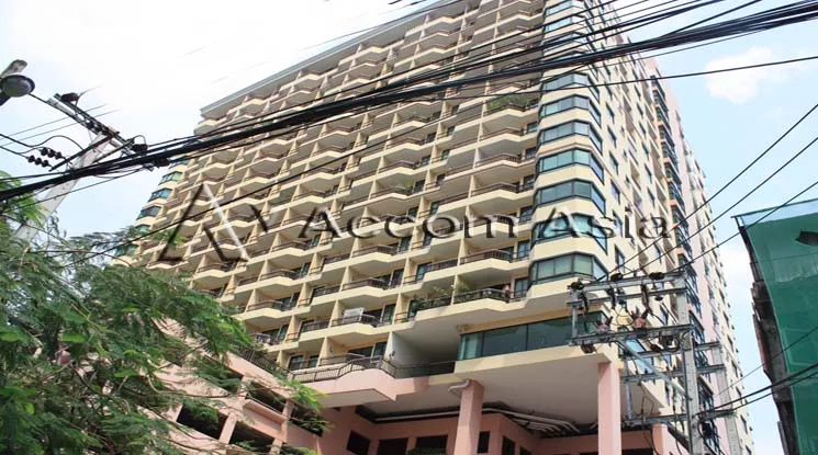  2 Bedrooms  Condominium For Rent in Sathorn, Bangkok  near BTS Chong Nonsi - MRT Lumphini (26974)