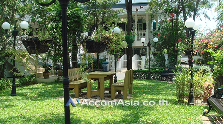 3 br Townhouse For Rent in Bangna ,Bangkok BTS Bearing at Fantasia Villa 2 AA32082
