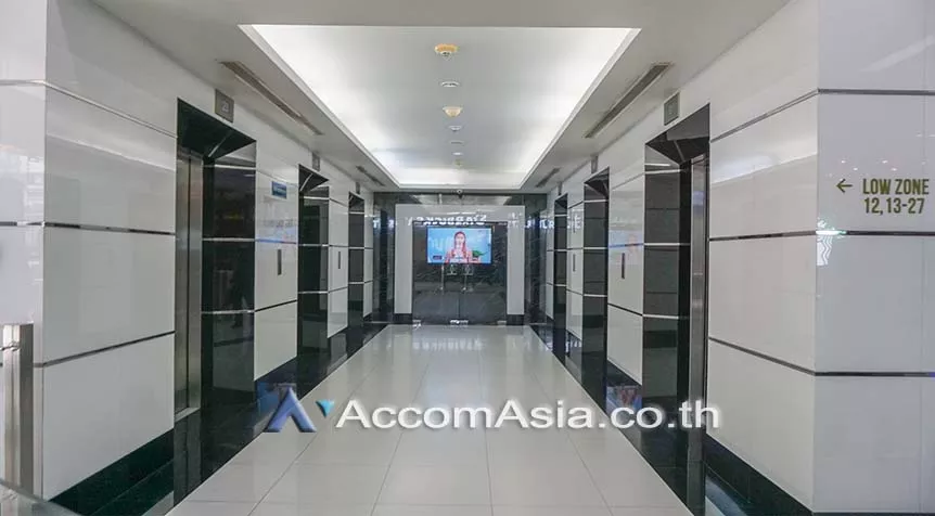  Office Space For Rent in Sukhumvit ,Bangkok BTS Asok - MRT Sukhumvit at Ocean Tower 2 AA25799