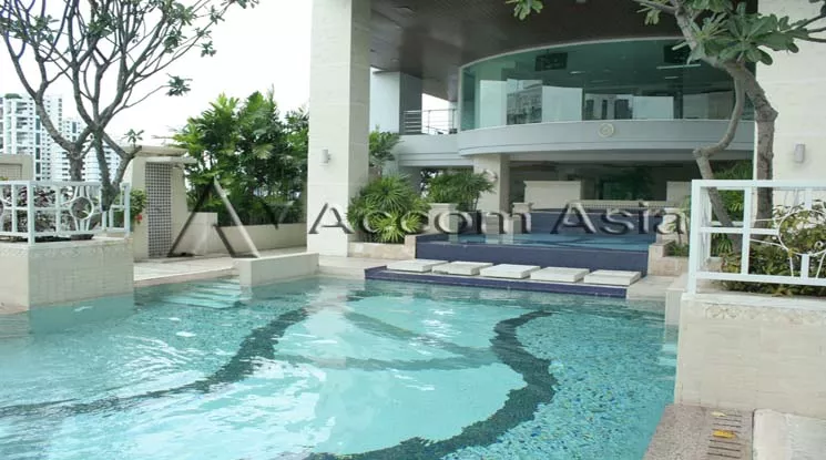  3 br Apartment For Rent in Sukhumvit ,Bangkok BTS Nana at Fully Furnished Suites AA27247