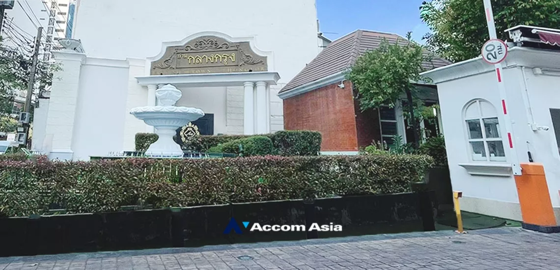  5 br House for rent and sale in Sukhumvit ,Bangkok BTS Thong Lo at Baan Klang Krung Thonglor AA34525