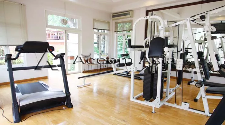  4 br House For Sale in Pattanakarn ,Bangkok  at Peaceful compound AA19083