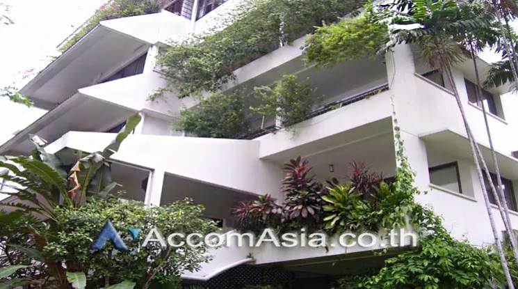  4 br Apartment For Rent in Ploenchit ,Bangkok BTS Ploenchit at Cozy Ploenchit Apartment 1006104