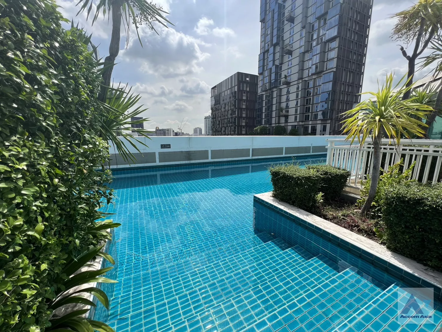 4 Plus 38 Hip - Condominium - Sukhumvit - Bangkok / Accomasia