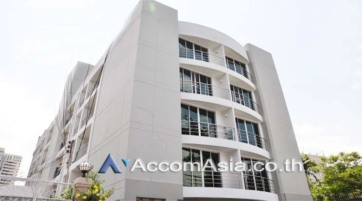  1 Bedroom  Apartment For Rent in Sukhumvit, Bangkok  near BTS Thong Lo (AA11672)