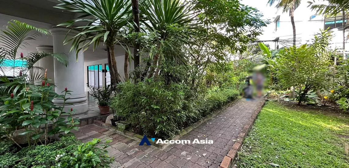  3 br Condominium For Rent in Ploenchit ,Bangkok BTS Ploenchit at Ruamrudee Garden House AA33111