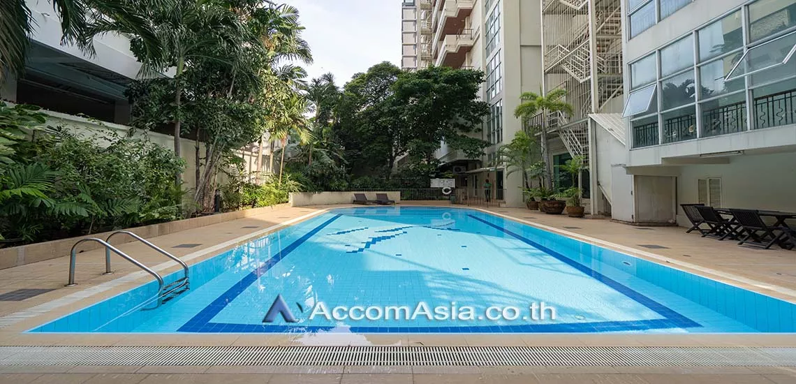  3 br Apartment For Rent in Sukhumvit ,Bangkok BTS Nana at Luxurious and Comfortable living AA24340