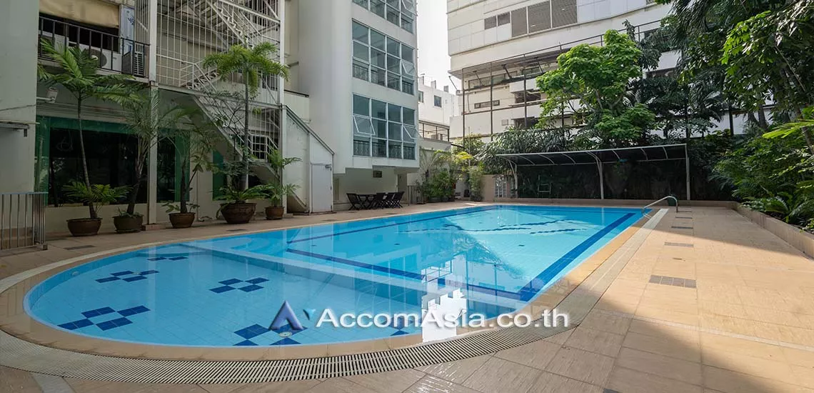  3 br Apartment For Rent in Sukhumvit ,Bangkok BTS Nana at Luxurious and Comfortable living AA24340