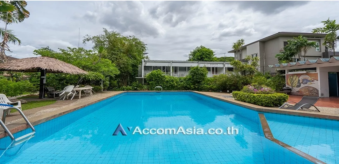  4 br Apartment For Rent in Sathorn ,Bangkok BTS Chong Nonsi at Pool and Greenery 10157