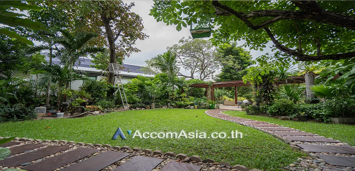  4 br Apartment For Rent in Sathorn ,Bangkok BTS Chong Nonsi at The Lush Greenery Residence 1410913