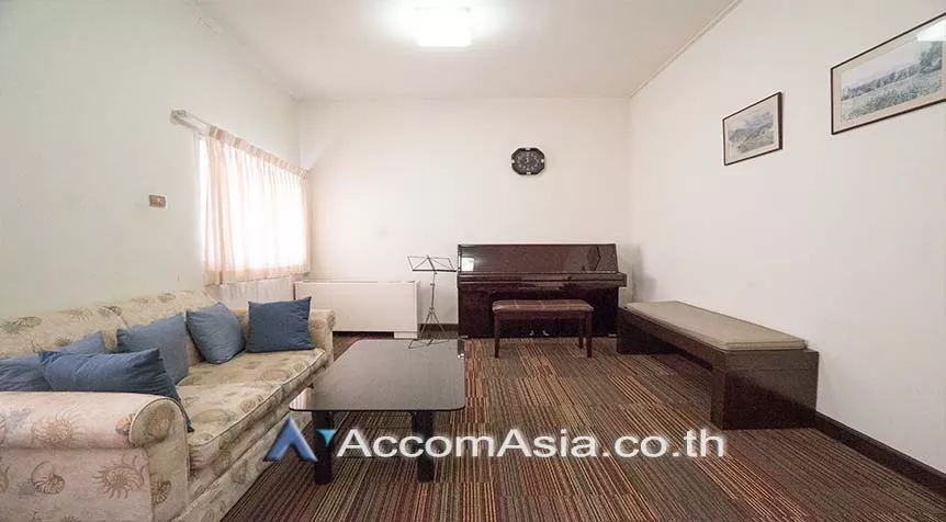  3 br Apartment For Rent in Sukhumvit ,Bangkok BTS Nana at Suite for family 20427