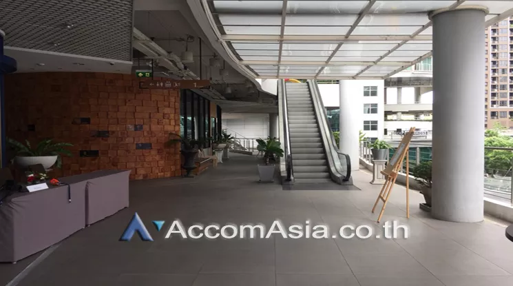  2 W District - Retail / Showroom - Sukhumvit - Bangkok / Accomasia