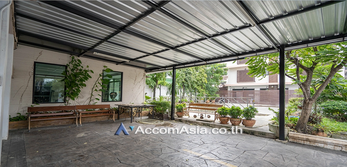  Studio Apartment for rent and sale in Sukhumvit ,Bangkok BTS Ekkamai at Spacious Unique AA17547