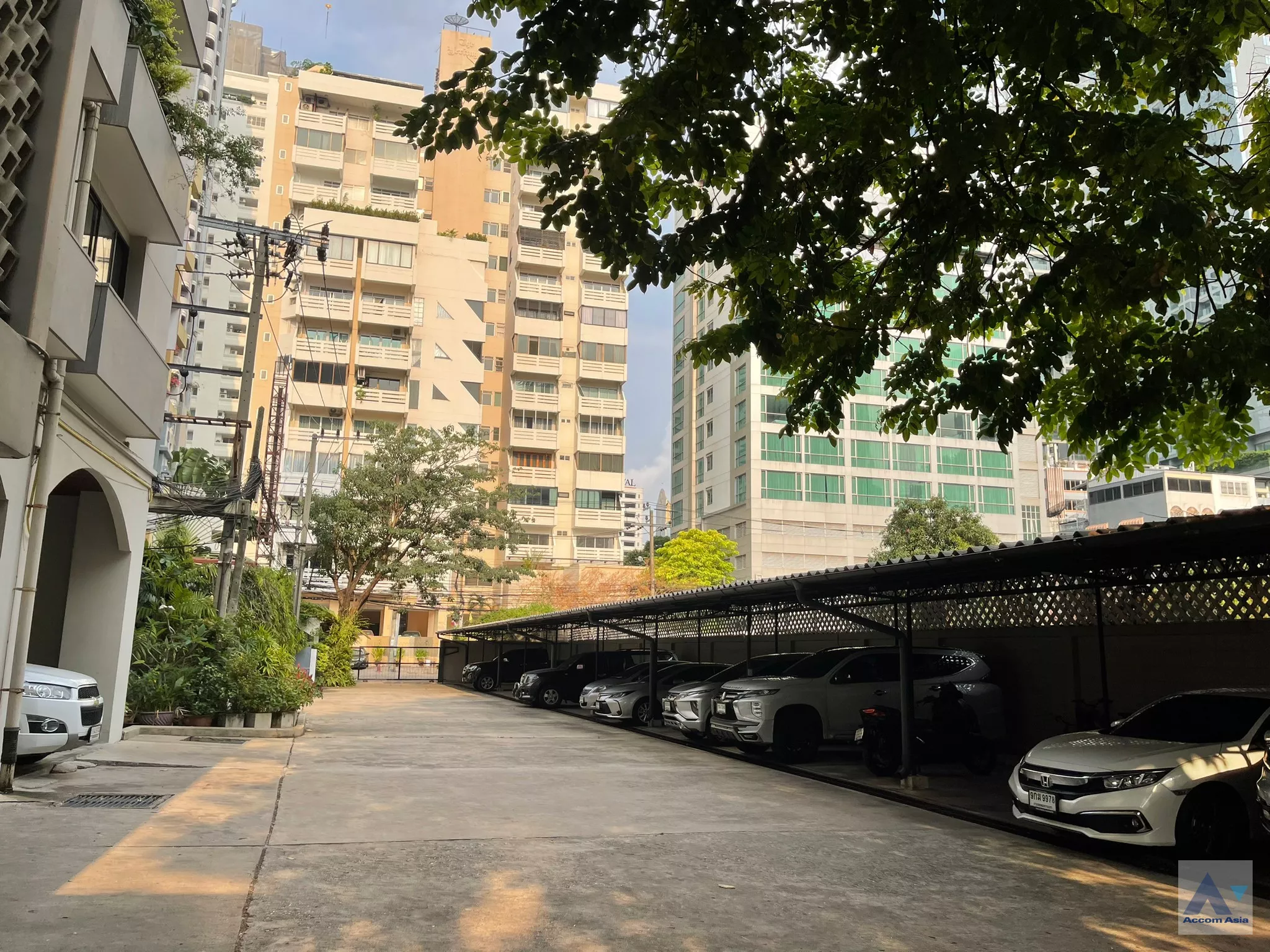  3 br Condominium for rent and sale in Sukhumvit ,Bangkok BTS Nana at Baan Prida AA36210