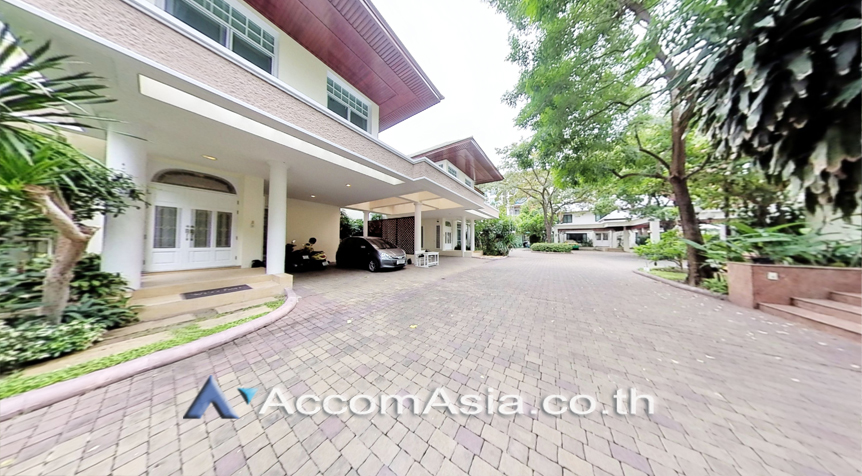  1 Privacy House  in Compound - House - Yen Akat - Bangkok / Accomasia
