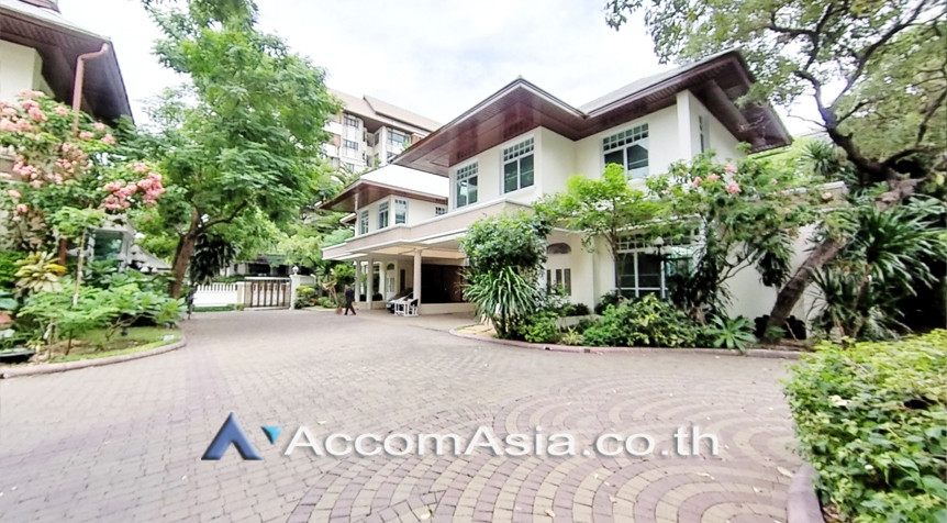 5 Privacy House  in Compound - House - Yen Akat - Bangkok / Accomasia