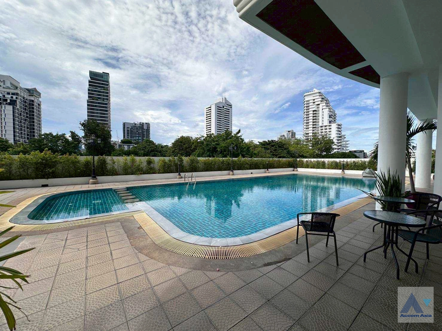  4 br Apartment for rent and sale in Sukhumvit ,Bangkok BTS Ekkamai at Panoramic view on balcony AA43757