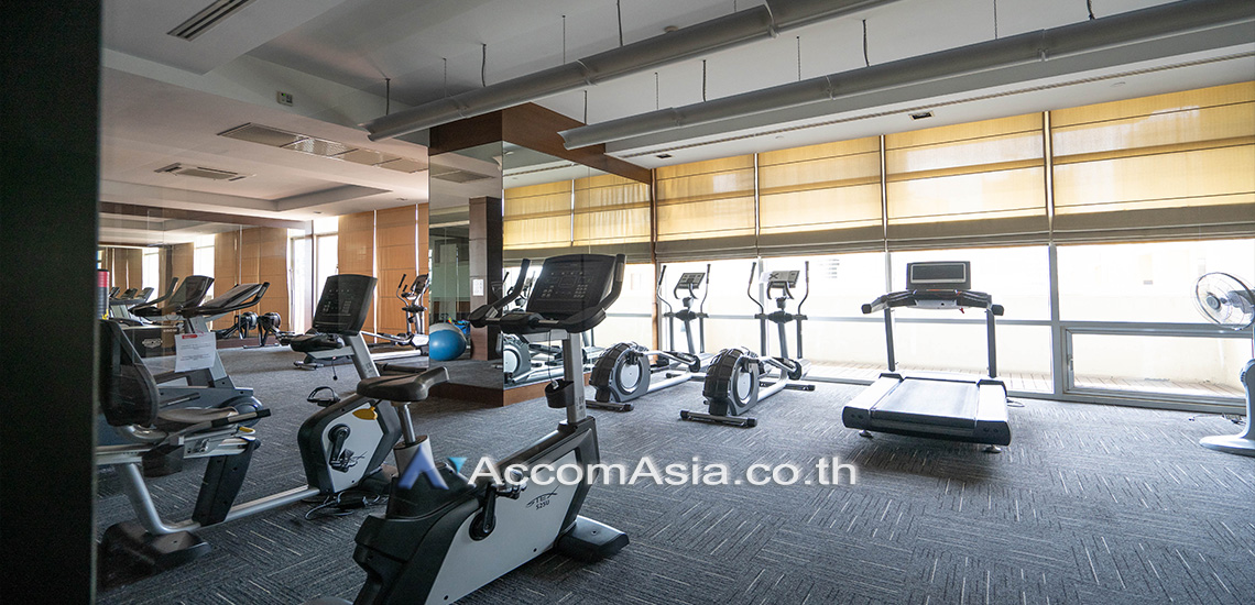  4 br Condominium For Rent in ploenchit ,Bangkok BTS Ploenchit at Athenee Residence AA30043